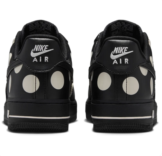 Nike Women's Air Force 1 '07 'Black / Sail' – IR8647-001