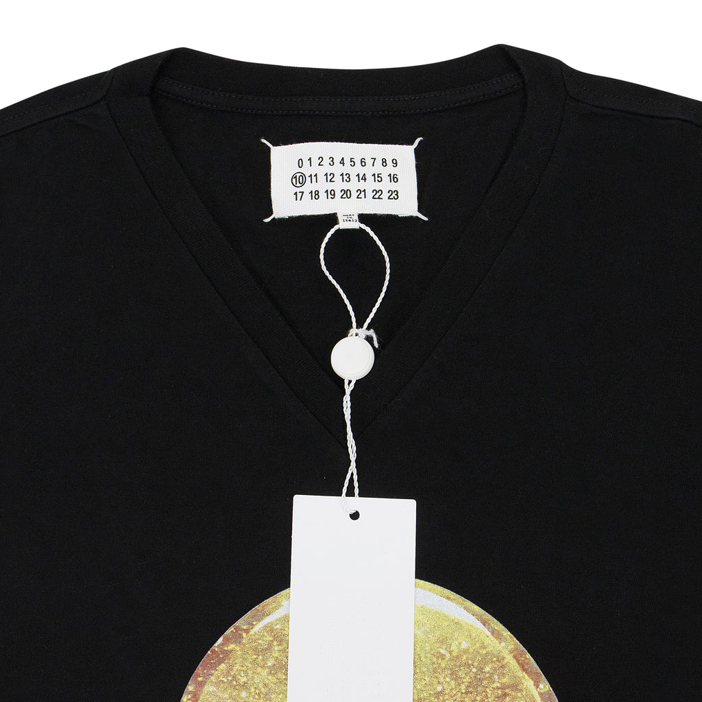 BLACK SNOW GLOBE V NECK T-SHIRT