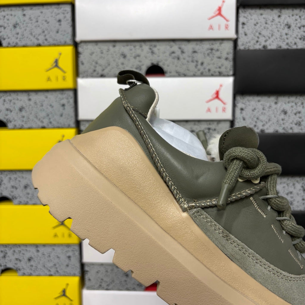 UGG Tazz Platform Sneaker – Women’s Wool-Lined Lace-Up in Olive Green