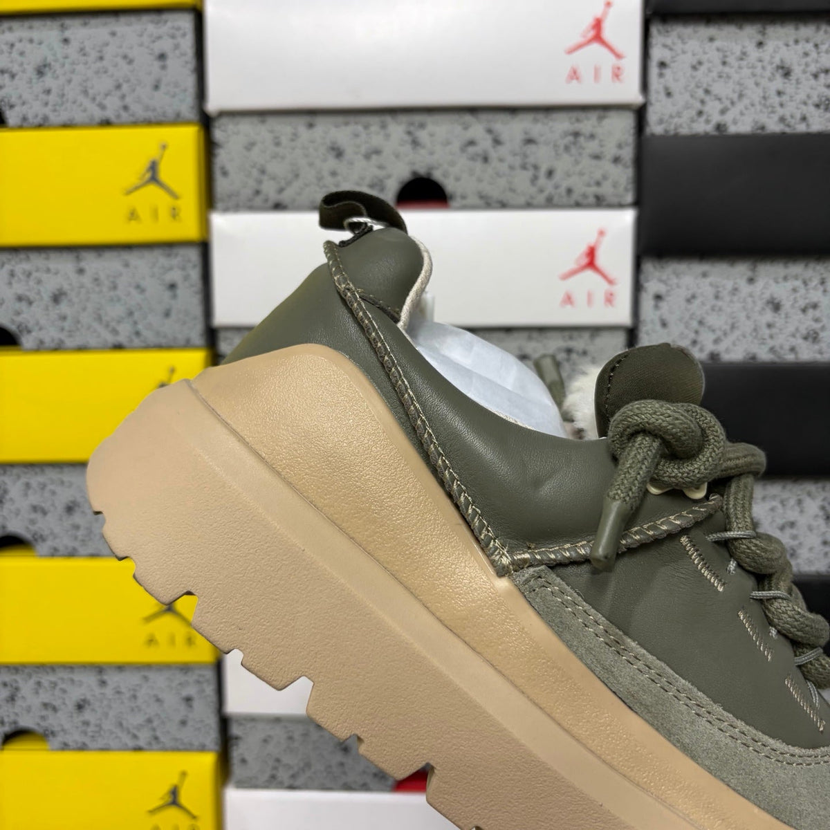 UGG Tazz Platform Sneaker – Women’s Wool-Lined Lace-Up in Olive Green