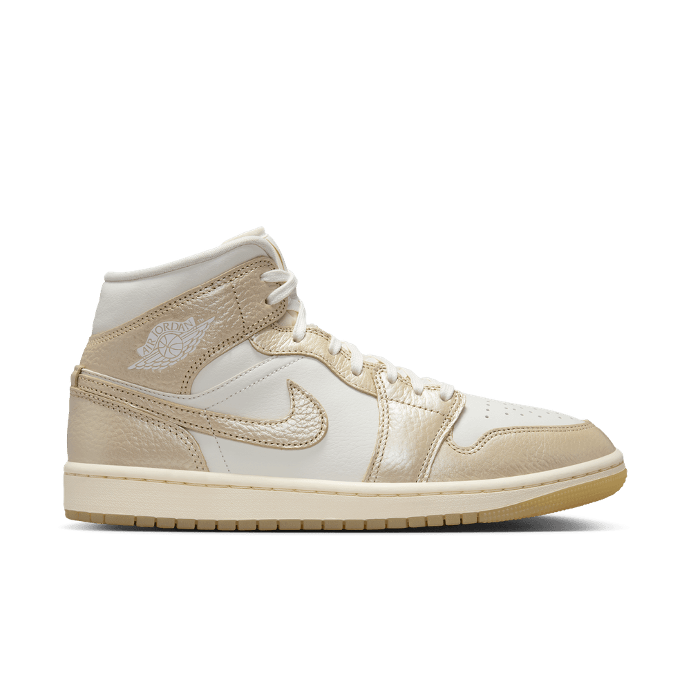 Wmns Air Jordan 1 Mid SE V2