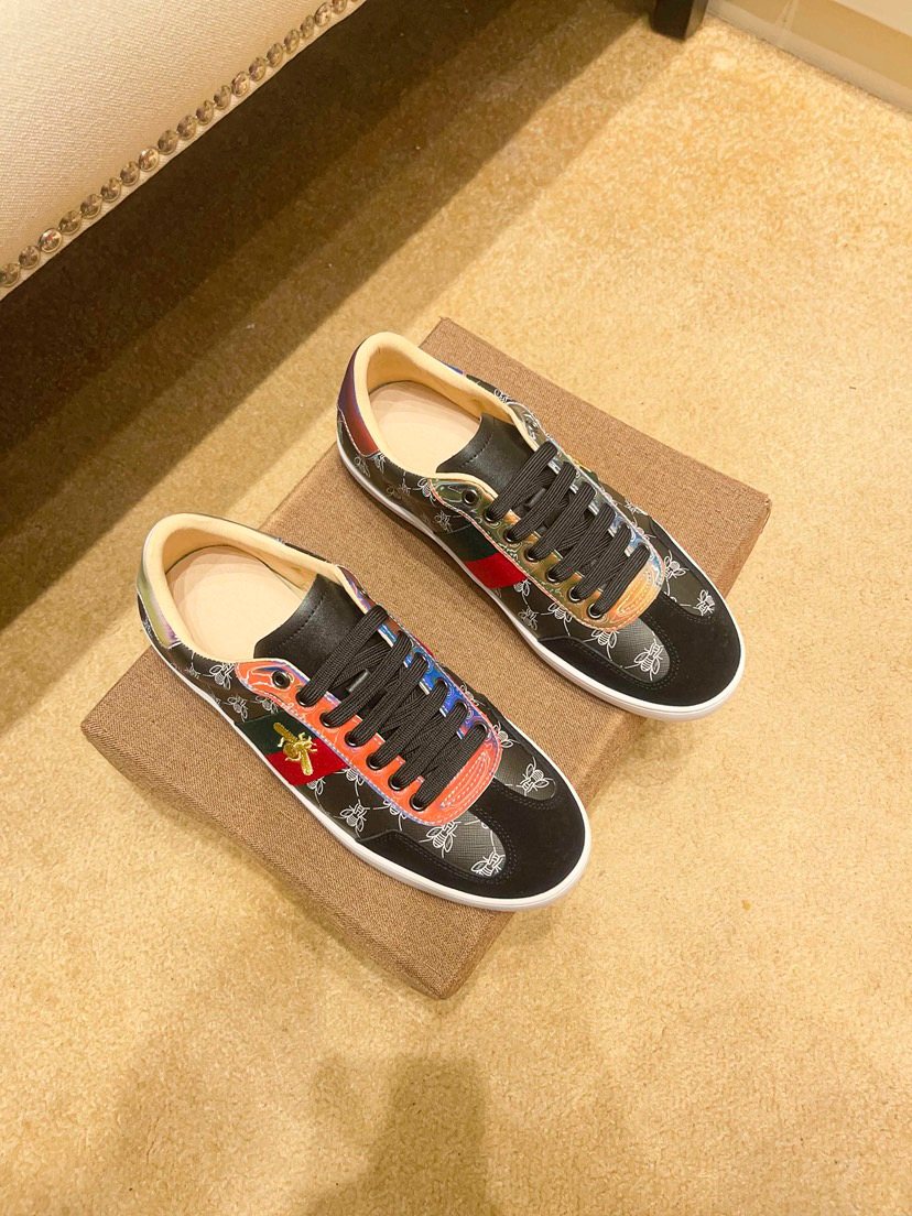 Black Multicolor Pattern Low-Top Sneakers