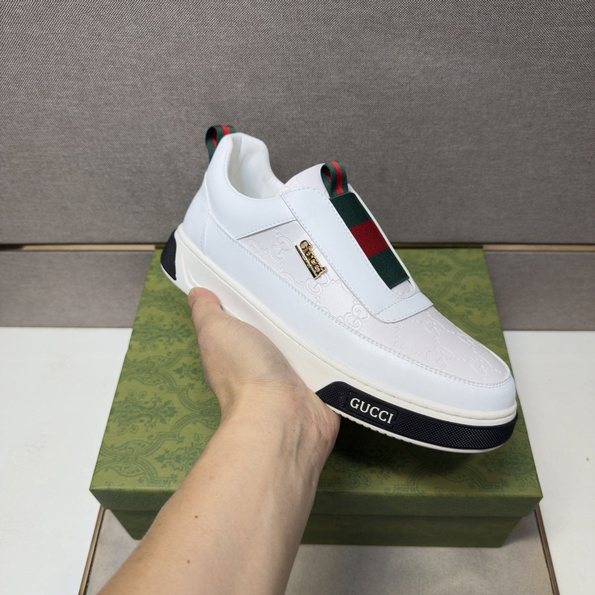 Gucci Green and Red Stripe Low-Top Sneakers