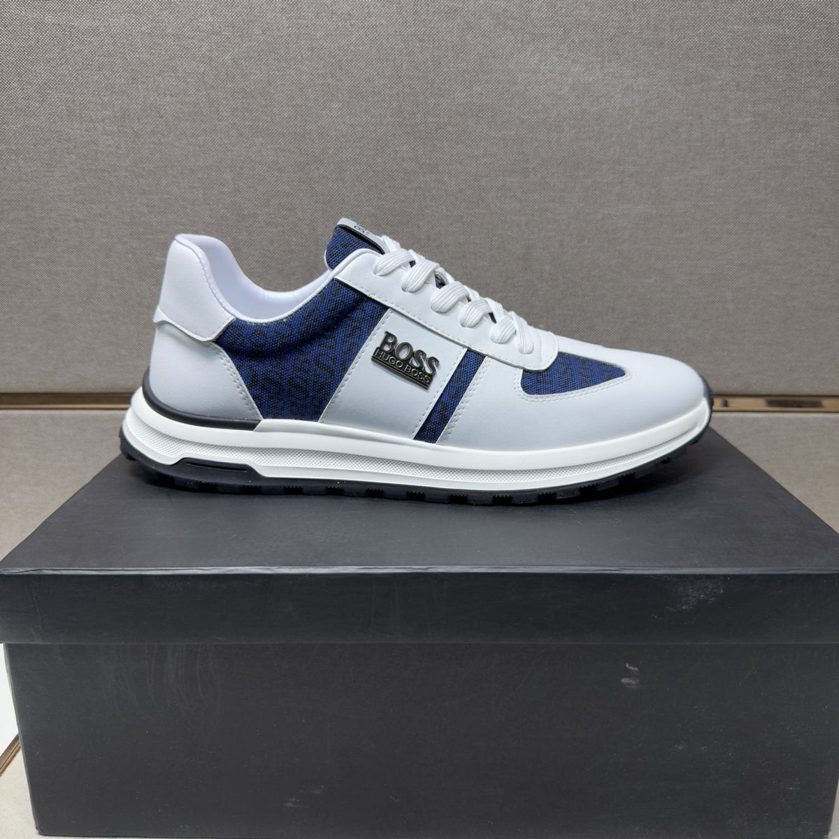 Hugo Boss Contrast-Panel Low-Top Sneakers