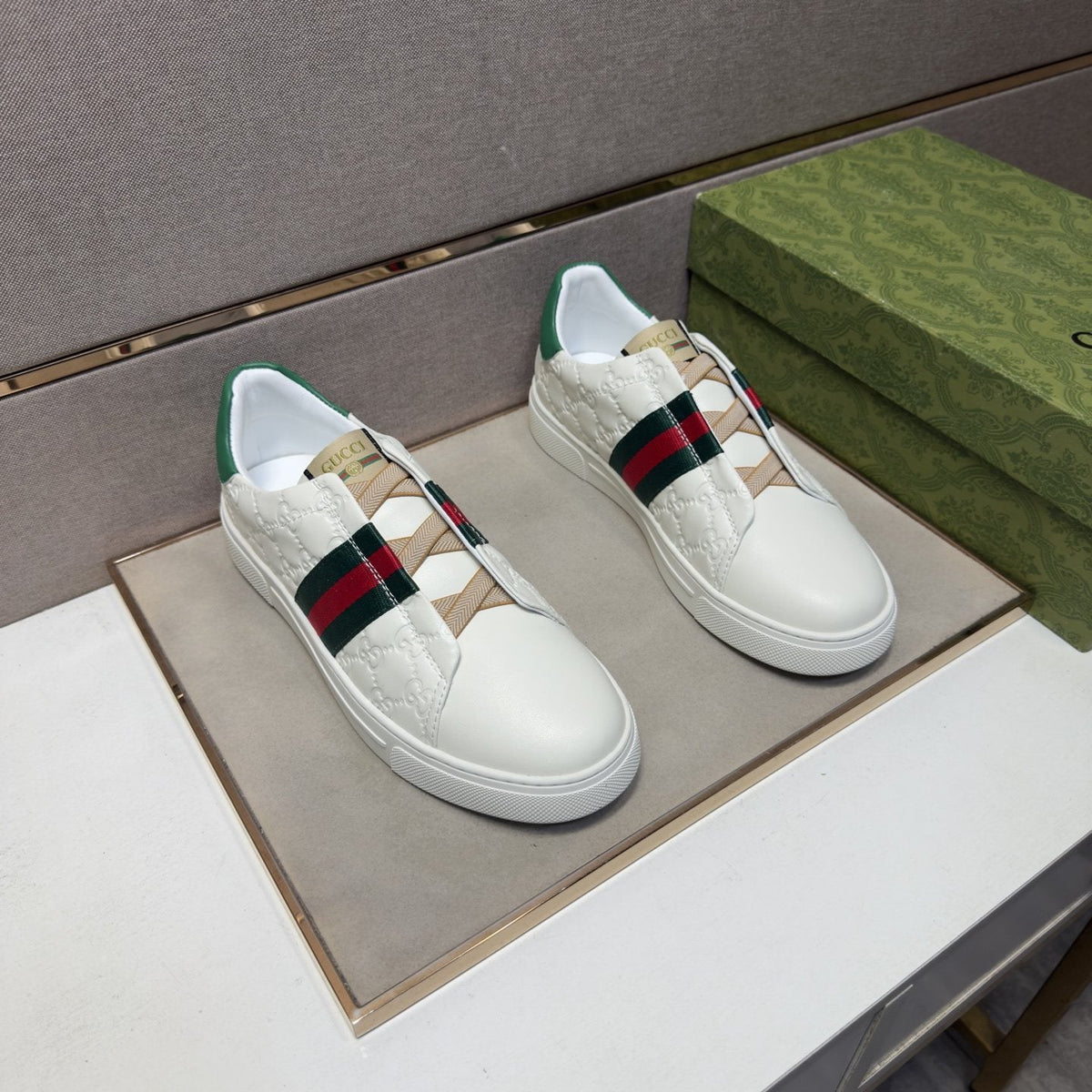 Gucci Green-Red Stripe Low-Top Sneakers